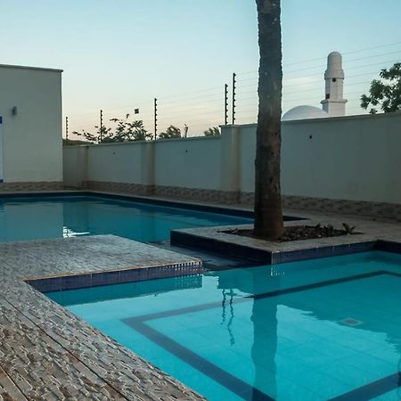 Lux Suites Nyali Luxury Apartments Момбаса Экстерьер фото